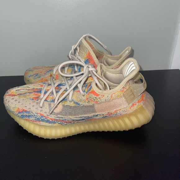 Authentic Yeezy boost V2 Sneakers - Picture 5 of 5